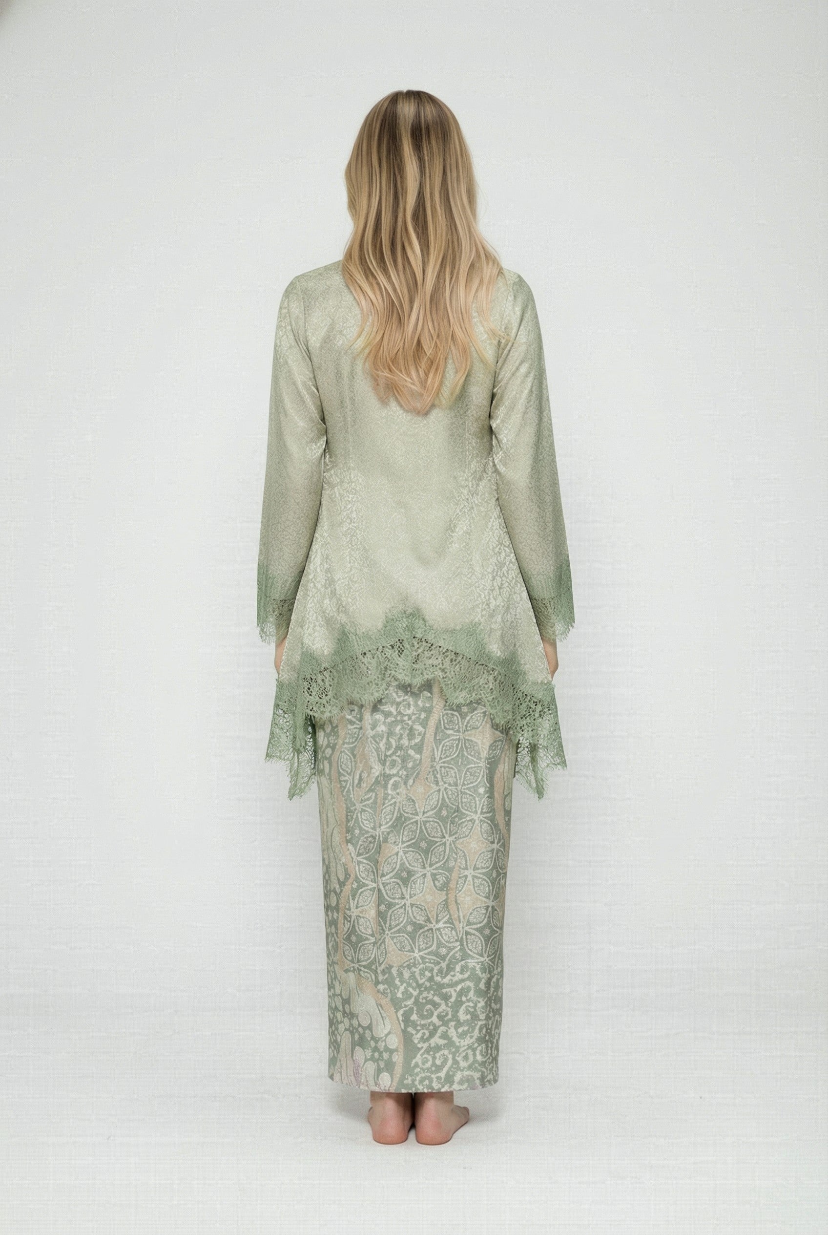 Women's Batik Kebaya Laluna Set Lace