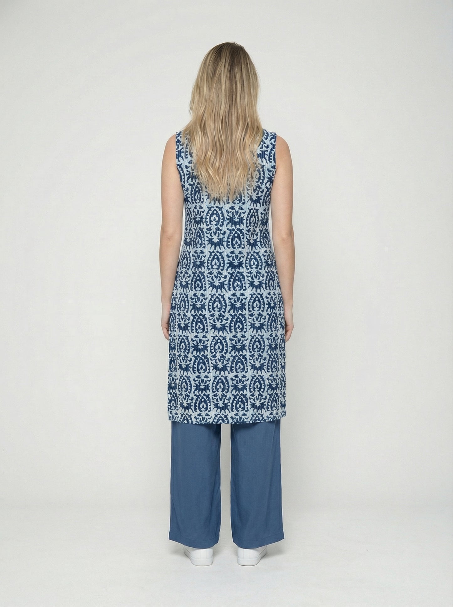 Women’s Batik Kurti – Indigo Tile Sleeveless